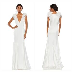 Mac Duggal 68137 NWT FEATHER SHOULDER V-NECK COLUMN GOWN